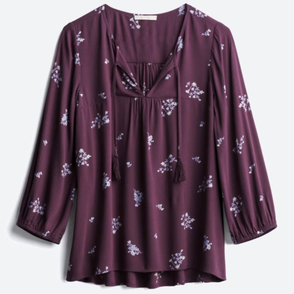 LIKE NEW SKIES ARE BLUE Padenia Tassel Split Neck Top